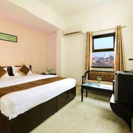 Hotel The First By Goyal Hotelie Agra  Eksteriør bilde