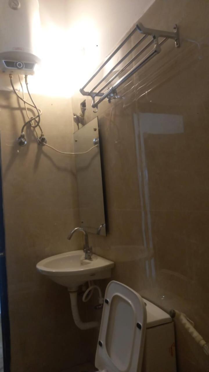 Hotel The First By Goyal Hotelie Agra  Eksteriør bilde