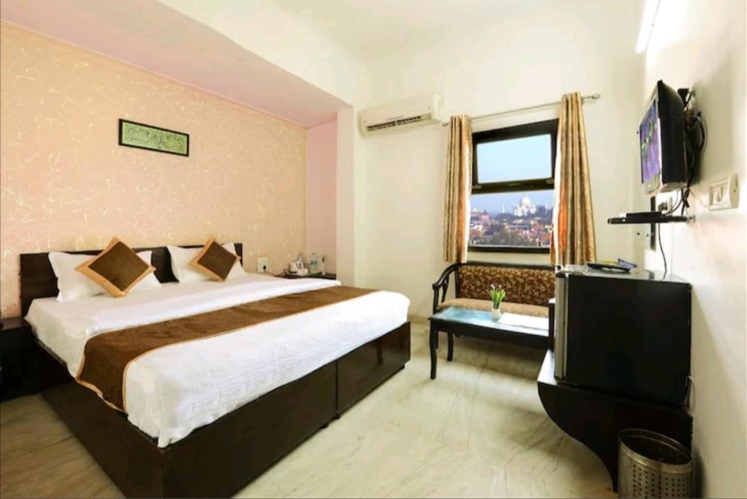 Hotel The First By Goyal Hotelie Agra  Eksteriør bilde